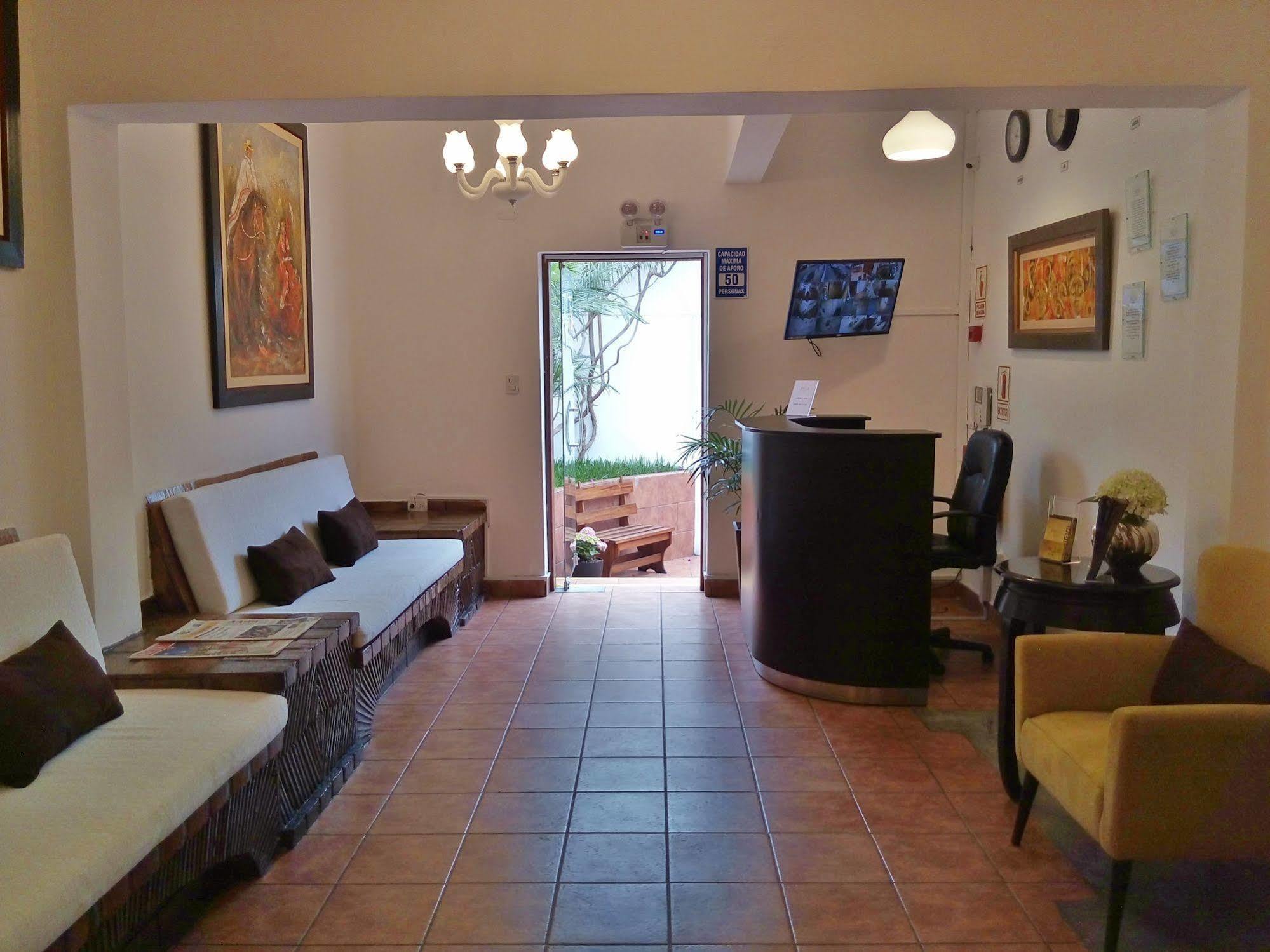 Jose Luis Hostal Boutique Hotel 2*